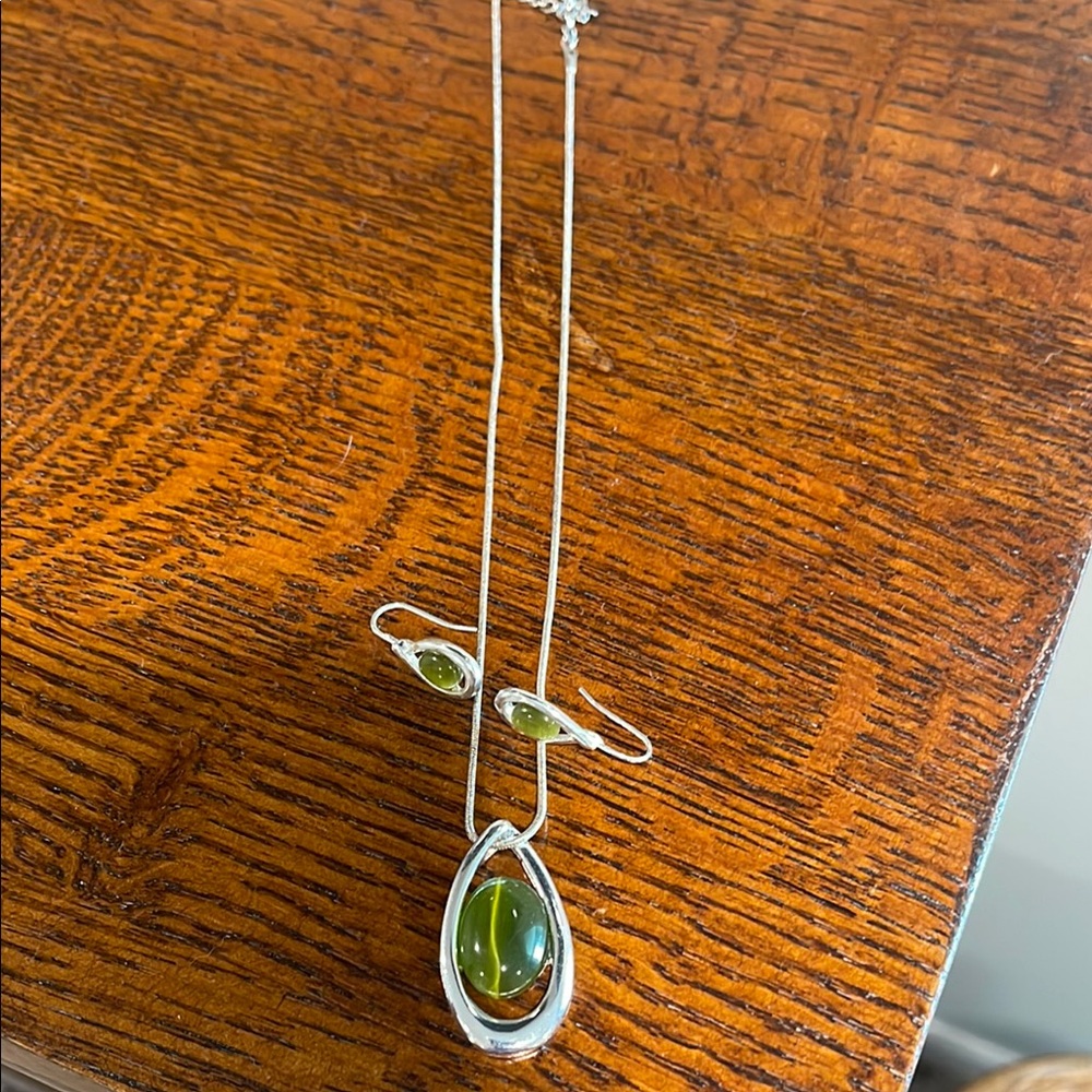 Elegant Silver and Green Jewelry Set